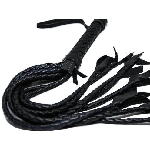 Плетка кошка с плетением коса черного цвета