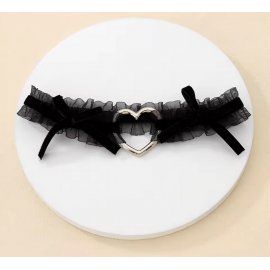 Підв'язка чорна мережива з бантиками і металевим серцем
