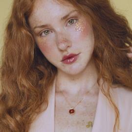 Набор Bijoux Indiscrets HOROSCOPE - Leo (Лев) вибратор на палец, гель для клитора, подвеска - 2