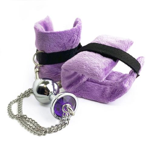 Наручники с металлической анальной пробкой Art of Sex Handcuffs with Metal Anal Plug, size M, Purple