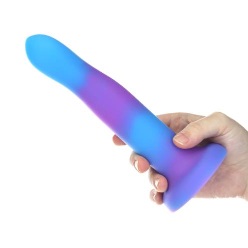 Светящийся в темноте фаллоимитатор ADDICTION - Rave - 8  Glow in the Dark Dildo - Blue Purple