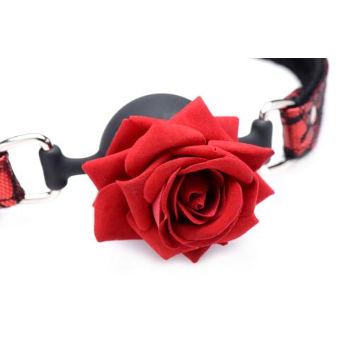 Кляп с розой Master Series: Eye-Catching Ball Gag With Rose, черно-красный