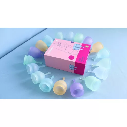 Набор менструальных чаш Satisfyer Feel Secure (dark blue), 15 мл и 20 мл, мешочек для хранения