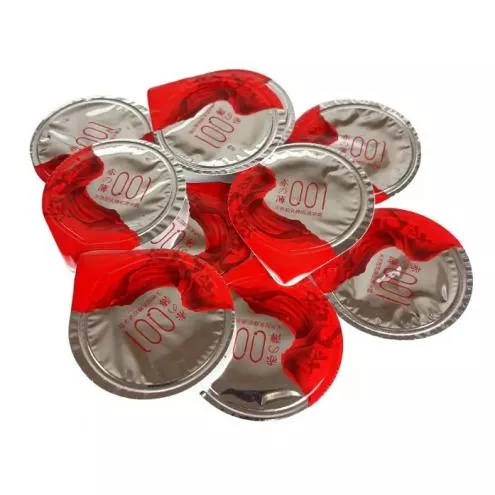 Горячие ультратонкие презервативы OLO Red Silver с термоэффектом , 1 шт в упаковке